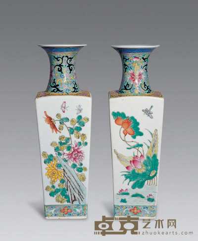 清 粉彩四季花卉纹方瓶(一对) 高34.8cm